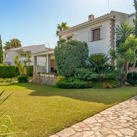 Vakantiehuis 4 Bedroom Beautiful In