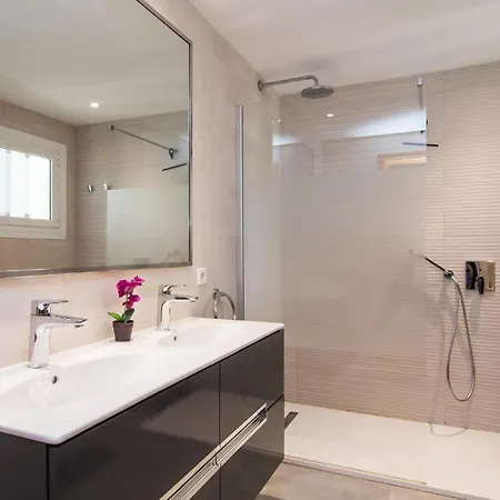 4 Bedroom Beautiful In Vakantiehuis