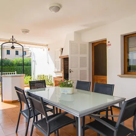 4 Bedroom Beautiful In Vakantiehuis *