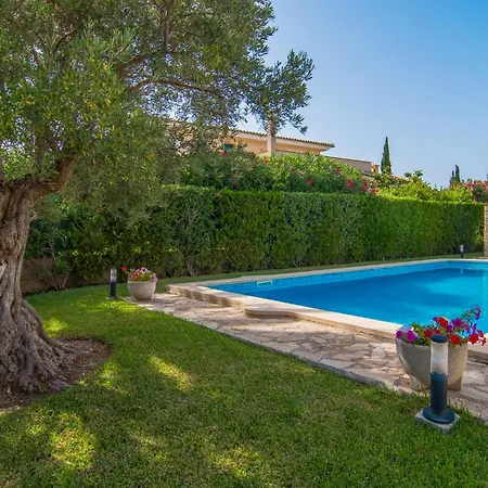 Vakantiehuis 4 Bedroom Beautiful In